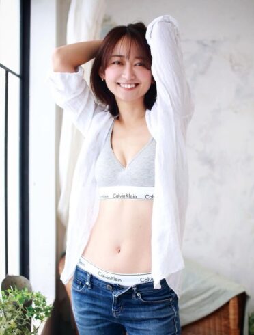 モデル_山吹香織